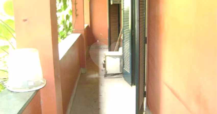Casa de vila com 4 quartos à venda em Paraíso - SP