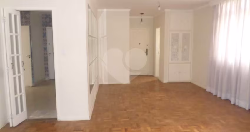 Apartamento com 3 quartos à venda ou para locação em Cerqueira César - SP
