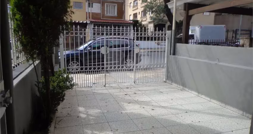 Casa à venda na Rua Cunha Gago, --, Pinheiros, São Paulo