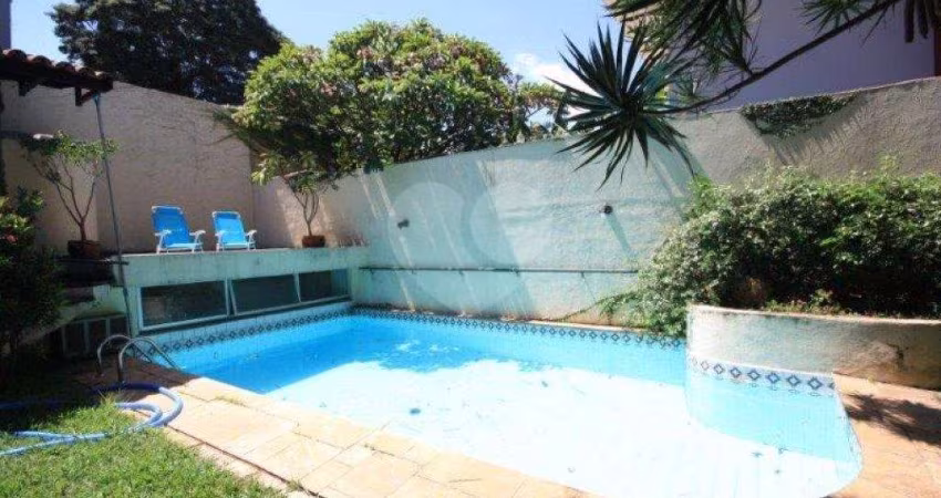 Casa térrea com 3 quartos à venda em Alto De Pinheiros - SP
