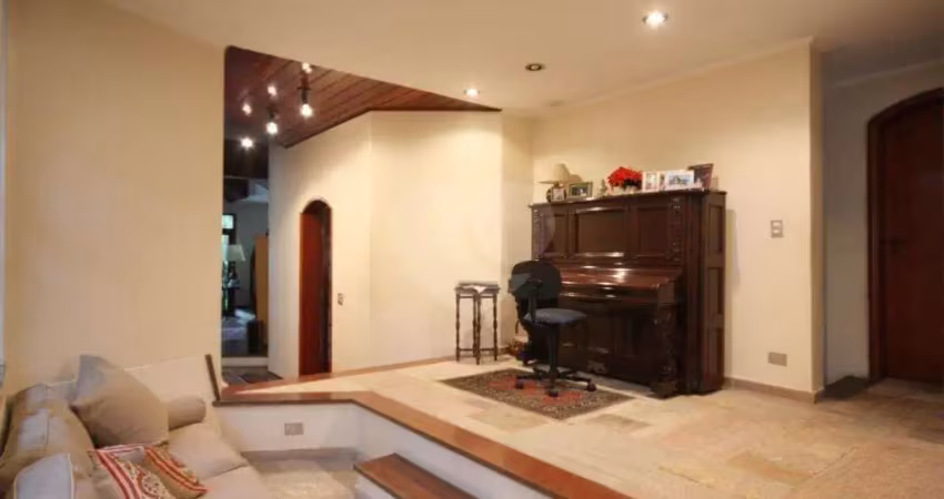 Casa com 4 quartos à venda na Rua Natingui, --, Vila Madalena, São Paulo