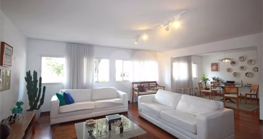 Casa com 4 quartos à venda em Vila Madalena - SP