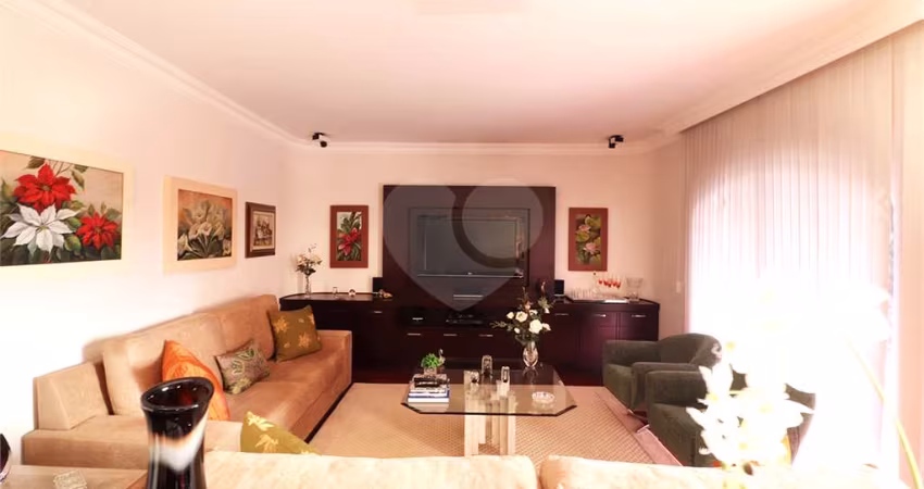 Apartamento com 4 quartos à venda em Vila Madalena - SP