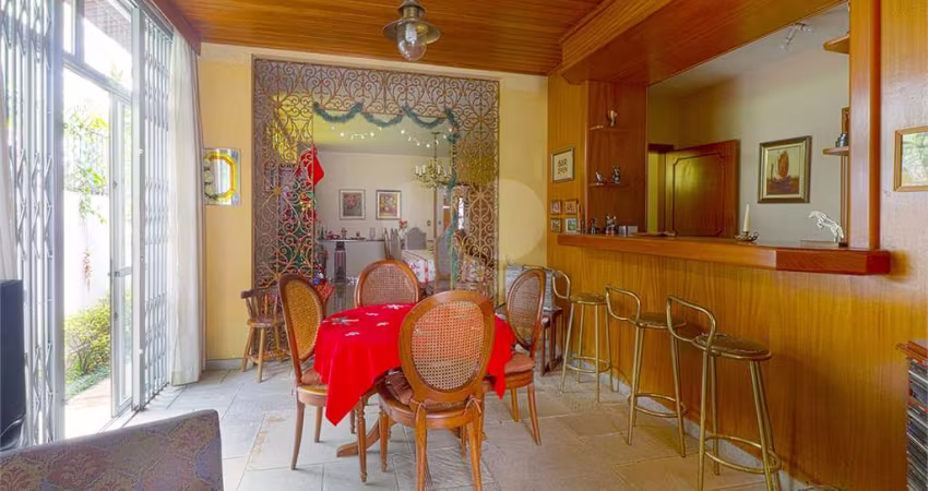 Casa térrea com 3 quartos à venda em Alto De Pinheiros - SP