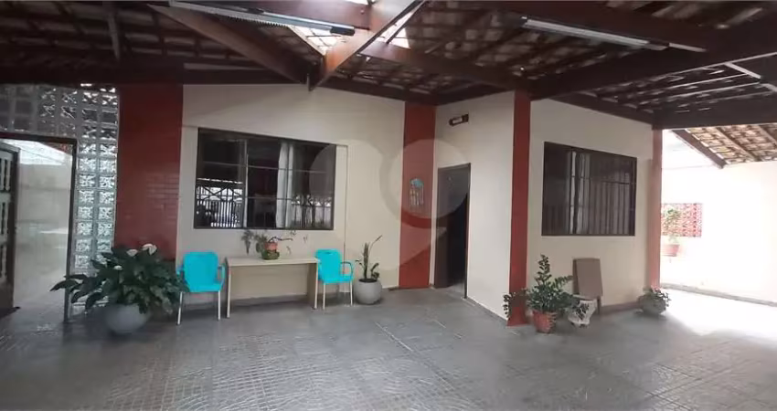 Casa com 3 quartos à venda na Antônio Alarcon, --, Alto da Lapa, São Paulo