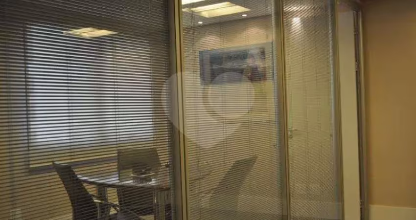 Sala comercial à venda na Avenida General Furtado Nascimento, --, Alto de Pinheiros, São Paulo