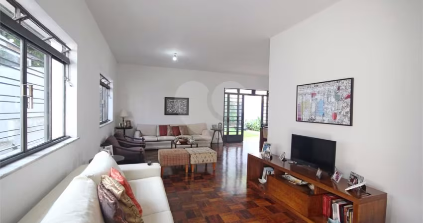 Casa com 3 quartos à venda em Jardim Das Bandeiras - SP