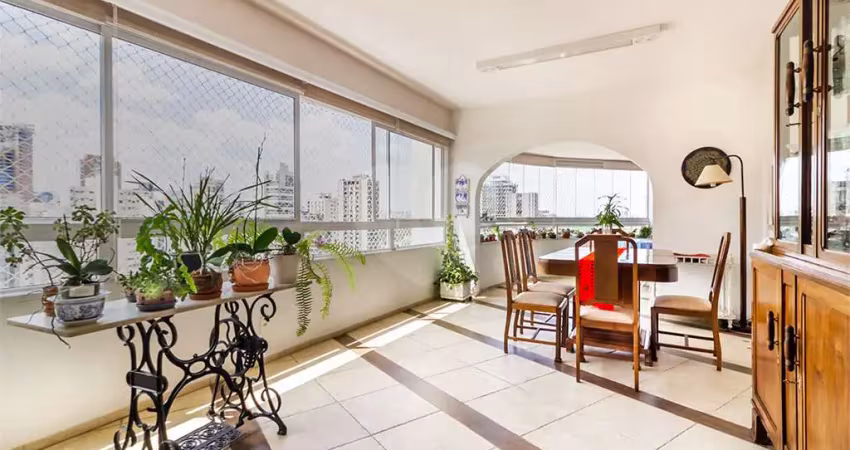 Apartamento com 3 quartos à venda na Rua Mateus Grou, --, Pinheiros, São Paulo