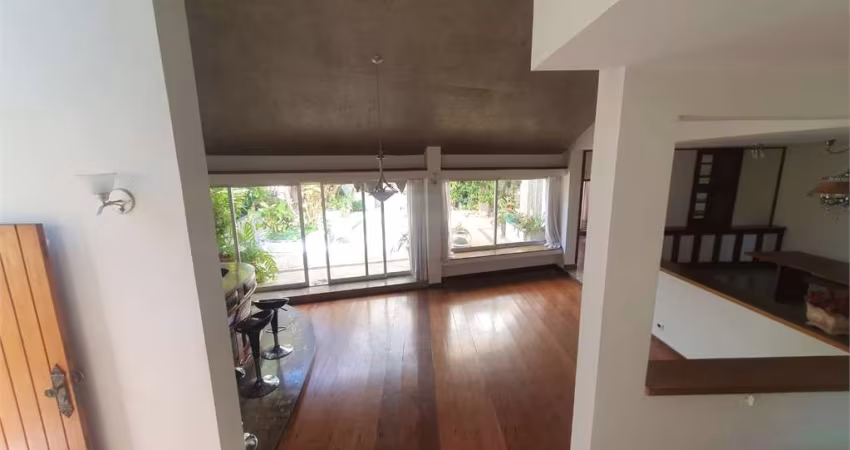 Casa com 3 quartos à venda em Vila Hamburguesa - SP