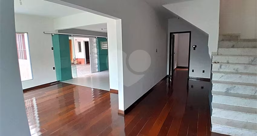 Casa com 3 quartos à venda em Caxingui - SP