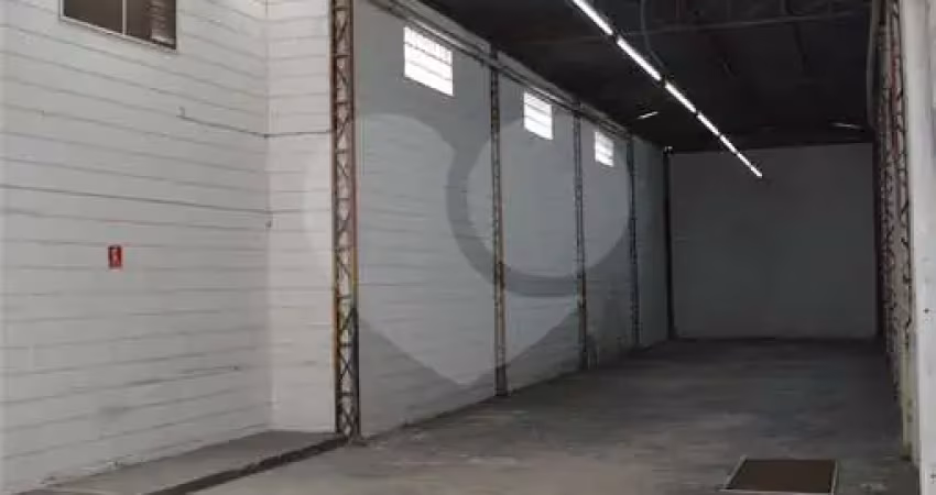Barracão / Galpão / Depósito para alugar na Rua Antônio Raposo, --, Lapa, São Paulo