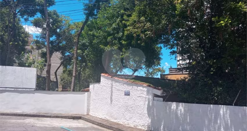 Casa de vila com 2 quartos à venda em Alto De Pinheiros - SP