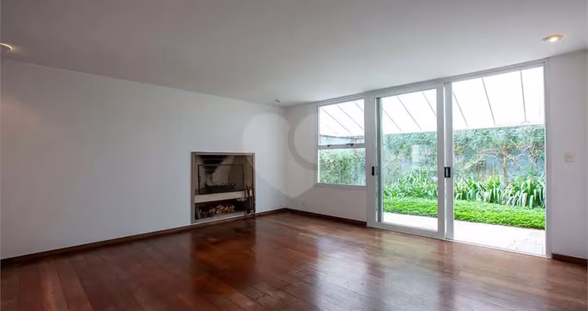 Casa térrea com 4 quartos à venda em Vila Ida - SP