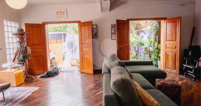 Casa térrea com 4 quartos à venda em Instituto De Previdência - SP