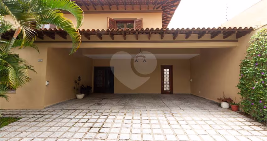 Sobrado com 4 quartos à venda em Alto De Pinheiros - SP