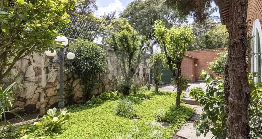 Sobrado com 5 quartos à venda em Alto De Pinheiros - SP