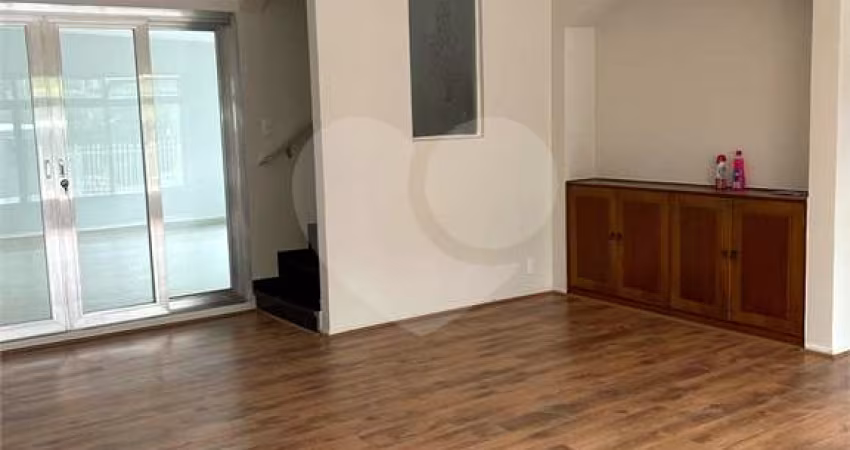 Sobrado com 4 quartos à venda em Vila Madalena - SP