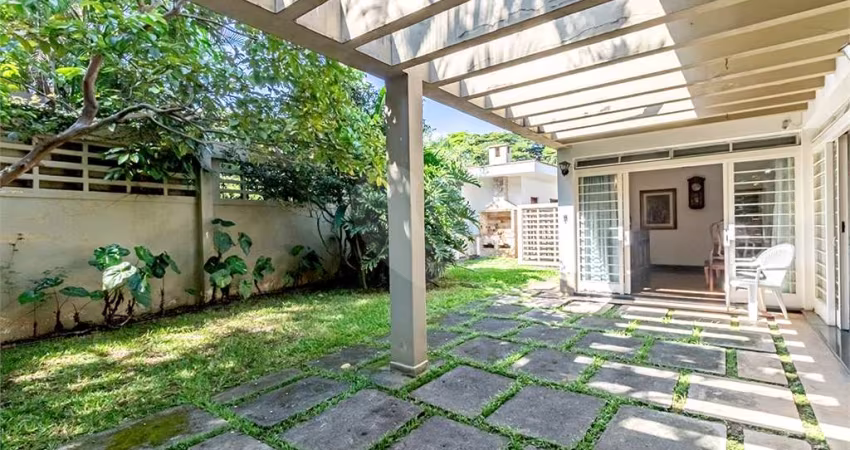 Casa térrea com 3 quartos à venda em Butantã - SP