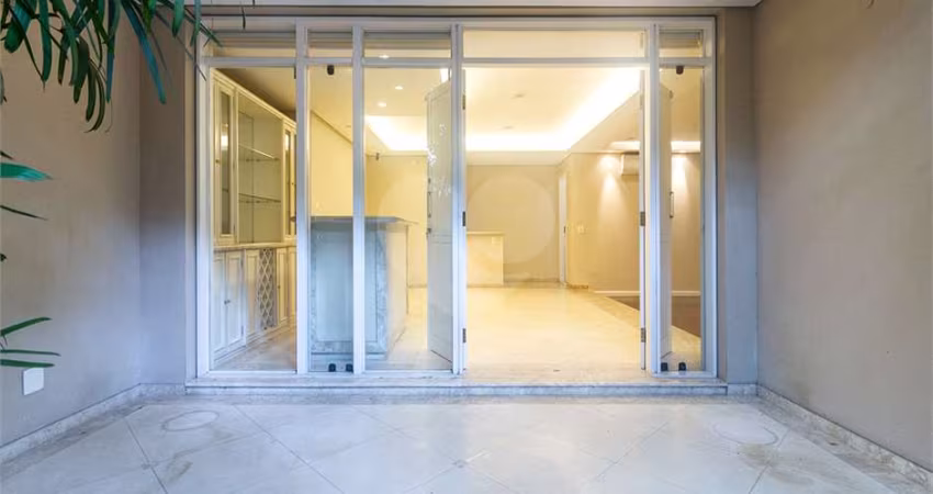 Casa térrea com 4 quartos à venda ou para locação em Alto De Pinheiros - SP