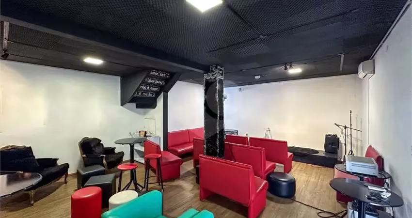 Casa com 3 quartos à venda na Rua Costa Carvalho, --, Pinheiros, São Paulo