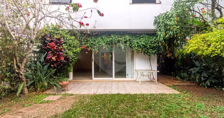 Casa com 3 quartos à venda na Rua Tremembé, --, Sumaré, São Paulo