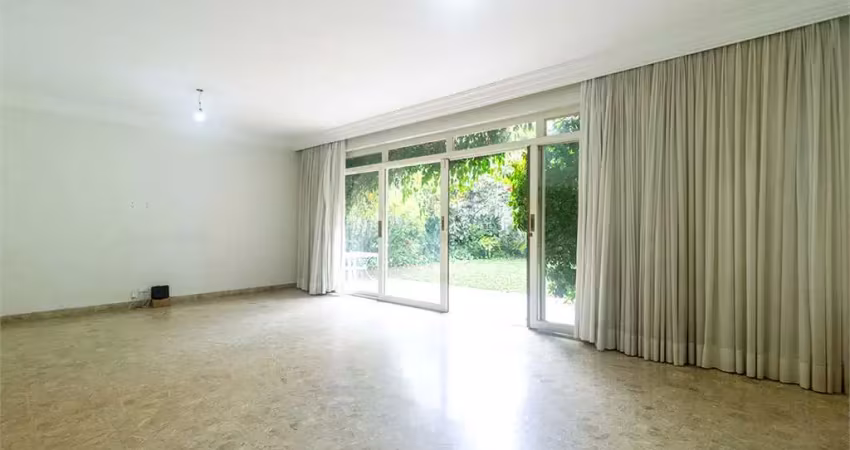 Casa com 3 quartos à venda na Rua Tremembé, --, Sumaré, São Paulo