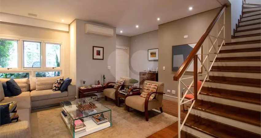 Casa em condomínio fechado com 3 quartos à venda na Rua Bennet, --, Alto de Pinheiros, São Paulo