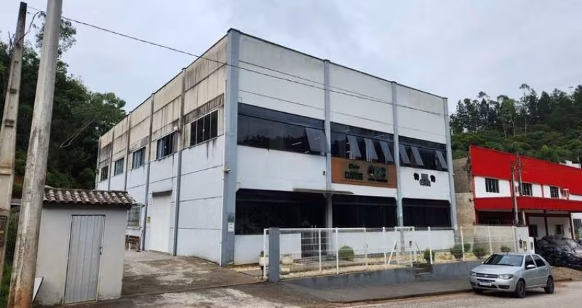 Galpão  á venda, com 750 metros de área útil, em Brusque/SC