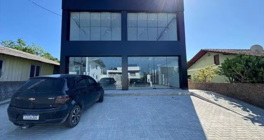 Galpão comercial com 560m2 para locação no Centro de Ilhota SC
