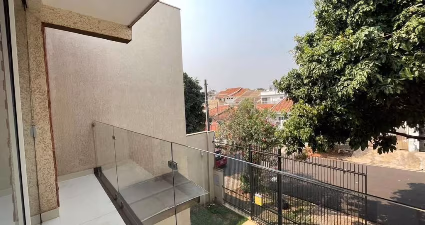 Sobrado com 03 Quartos e 03 Banheiros á Venda no Jardim Iguaçu