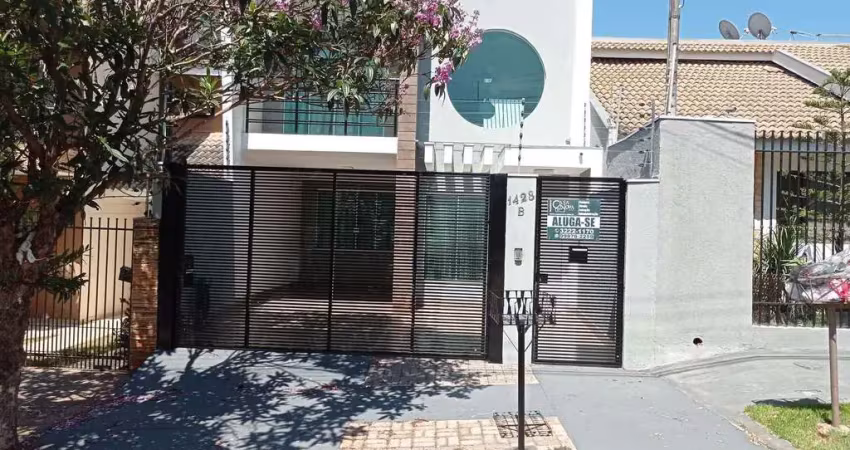 Casa com 4 quartos para alugar na Rua Pioneiro José Vicente da Silva, 1428 B, Jardim Itália, Maringá