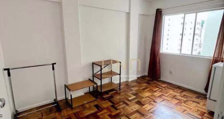 Apartamento com 2 dormitórios para alugar, 63 m² por R$ 4.127,06/mês - Centro - Florianópolis/SC