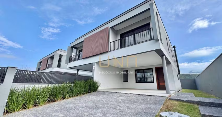 Excelente casa moderna geminada de 03 suítes, com vaga de garagem e quintal privativo.