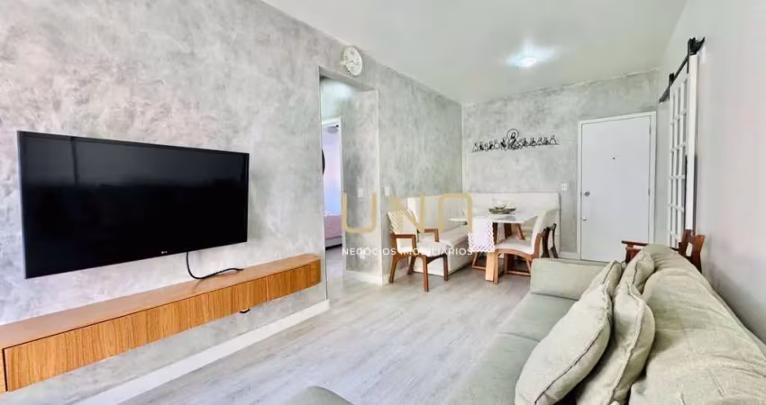 Apartamento de 02 quartos, com vaga de garagem à poucos minutos do centro de florianópolis.
