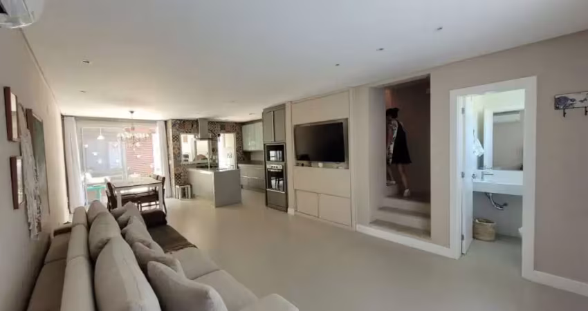 Casa em Condomínio em Sambaqui