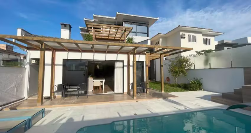 511m² | 5 Quartos | 3 Suítes | Piscina e Hidro