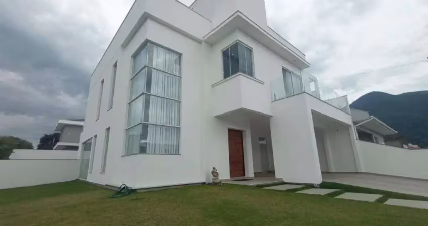 Casa em Condomínio em Praia De Fora
