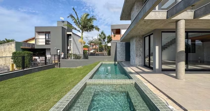 Casa financiável com 4 dormitórios à venda no Campeche - Florianópolis/SC