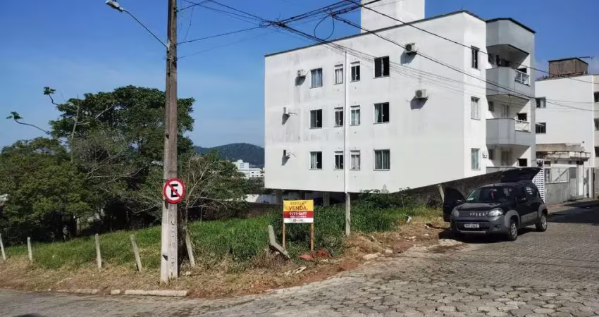 Terreno à venda na Rua Antônio João Vitor, 01, Serraria, São José