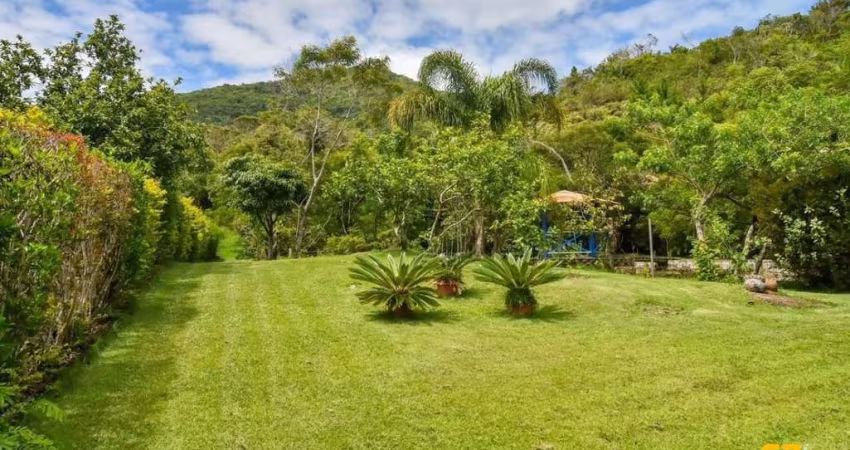 Propriedade com 37.500 m, no Ribeirão da Ilha