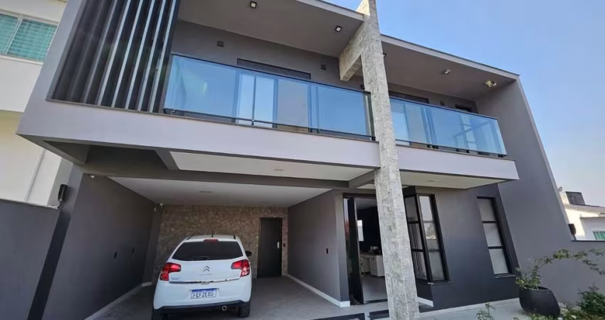 Casa de alto padrão com duas Suites e jacuzzi