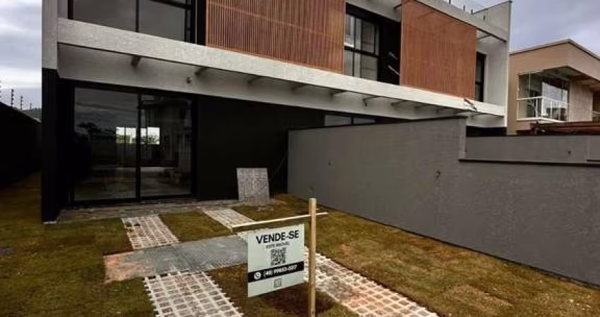 Sobrado Residencial em Ingleses do Rio Vermelho