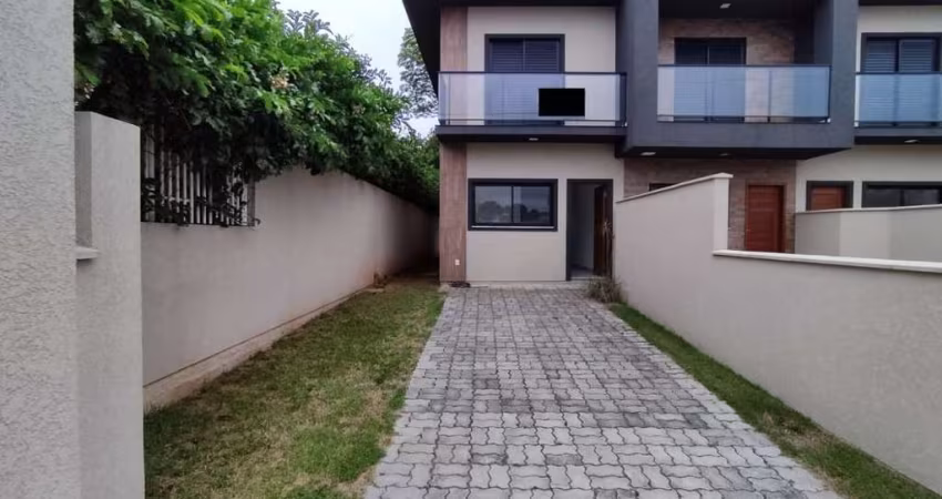 BROGNOLI VENDE - Casa residencial 02 dormitórios, sendo 02 suítes - Bairro São João Rio Vermelho.