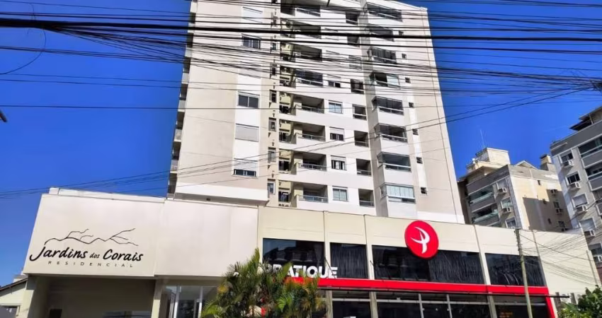 Apartamento com 82m2 de 3 dorm, 1 suíte, 1 wc social, sacada, 1 vaga  no Abraão - Florianópolis