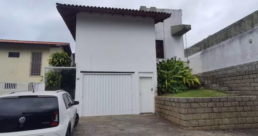 Casa Residencial em Carvoeira