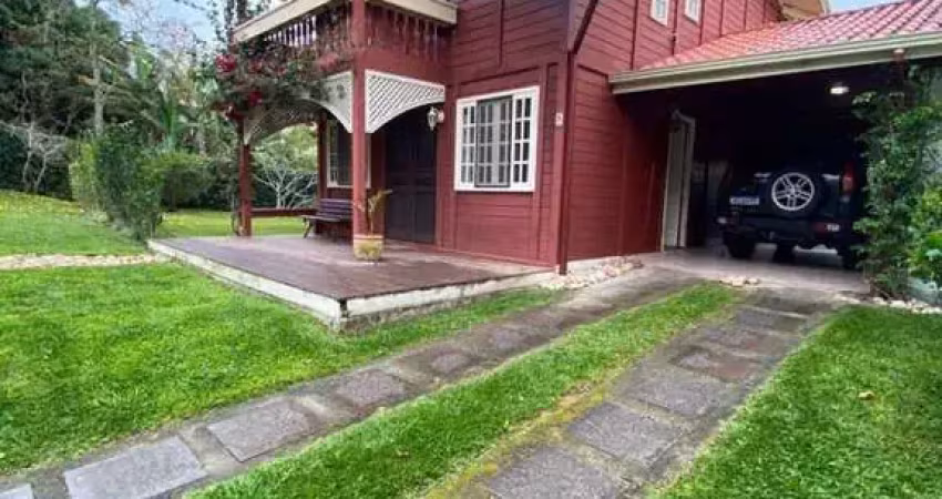 Casa em Condomínio em cacupé