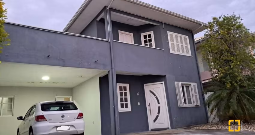 Brognoli Vende: Casa em Condomínio  de 3 Dormitórios com 3 Suítes e 4 vagas de Garagem