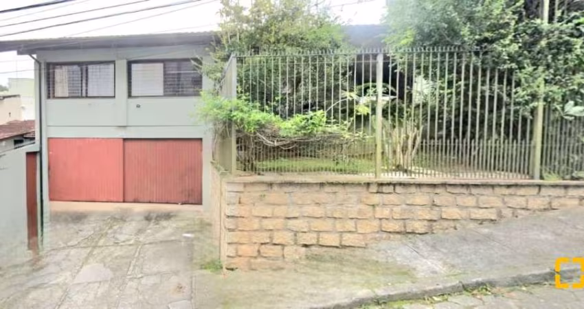 Casa com 5 dormitórios no bairro Carvoeira