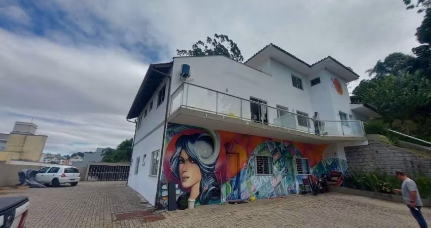 Prédio  a venda  na carvoeira, próximo a UFSC