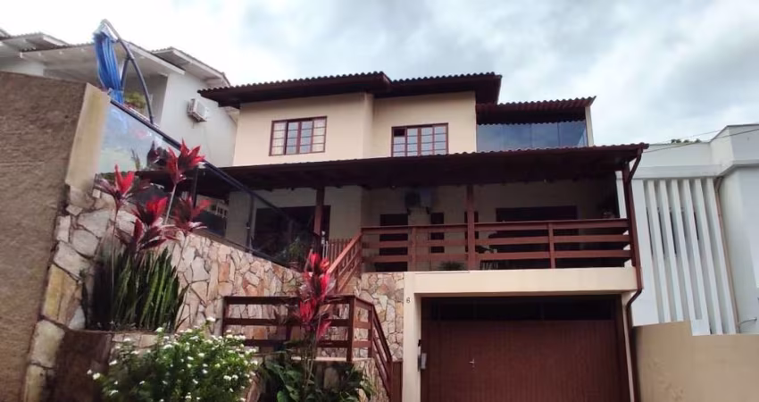 Casa Com Piscina e Linda Vista Para o Mar